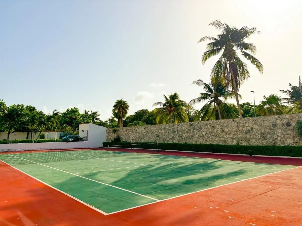Villa Espaciosa En Cancun A Pasos Del Mar Vakantiehuis